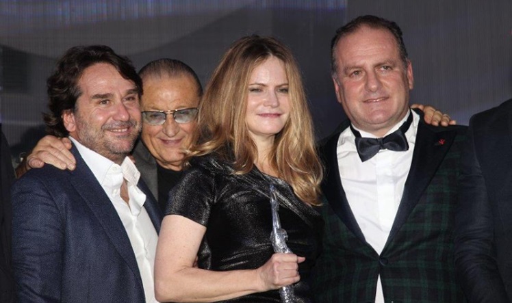 Anticipating the Global acknowledgement of some of the most appreciated international artists: directly from the naples bay to the Academy Awards and the Grammy Awards